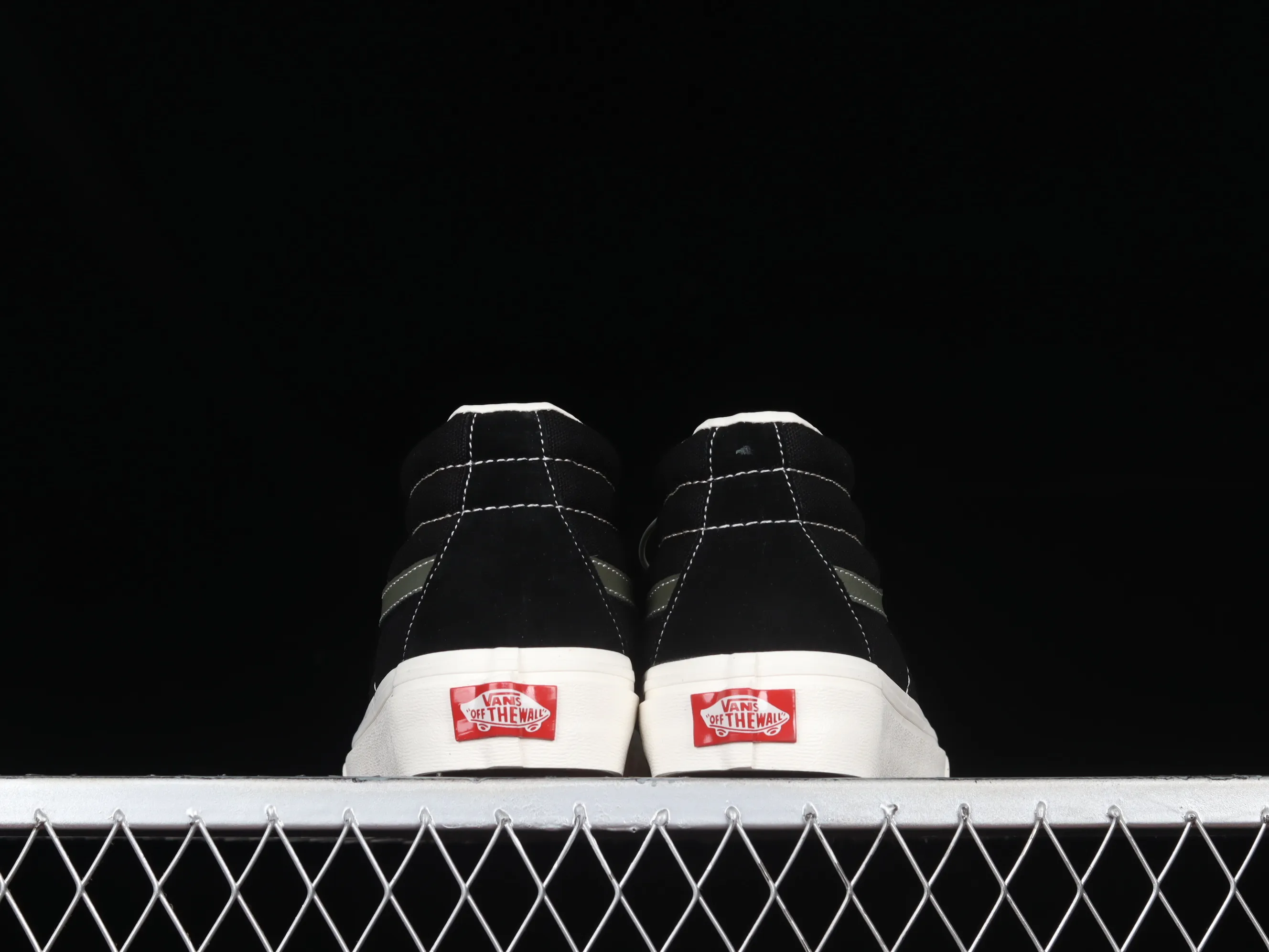 All categories Vans Vans series Vans Mid Vans China Vans SK8-Hi Vans olive green side stripes classic mid-top skateboard shoes VN0A391F0XB